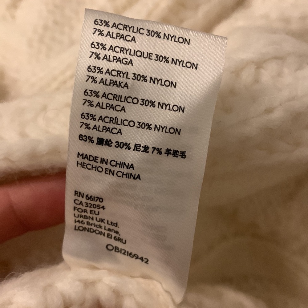 White sweater Anthropology XS - Picture 7 of 7